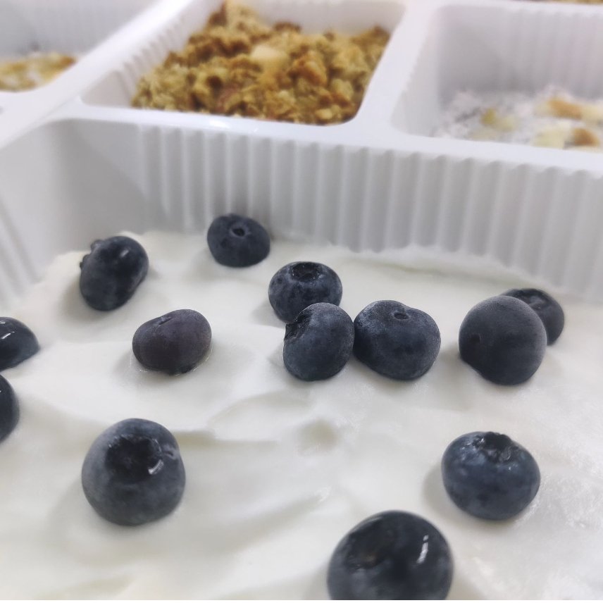 High Protein Yoghurt Breakfast - Mealthy